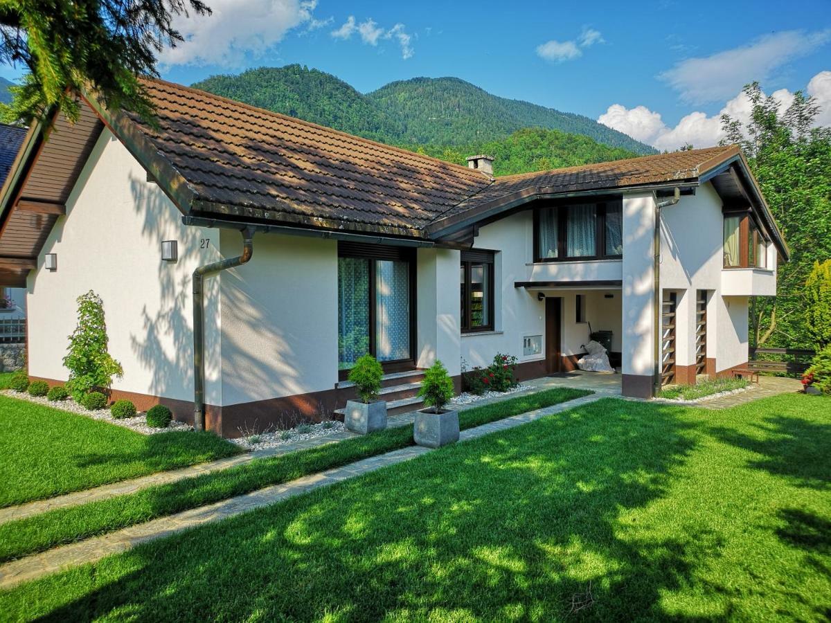Holiday House Red Deer Preddvor Kültér fotó